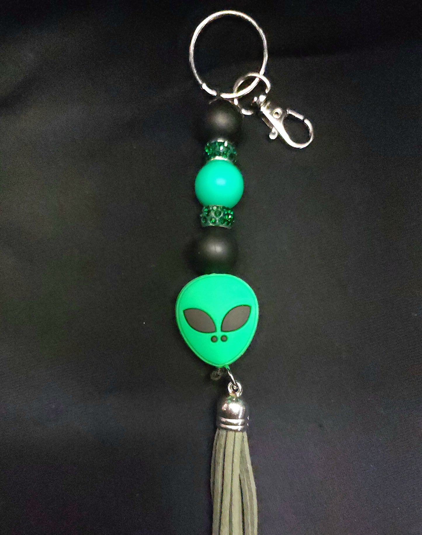 Outta This World – Green Alien Head Keychain with Green & Black Beads | Space Babe Vibes, UFO Cute Gift
