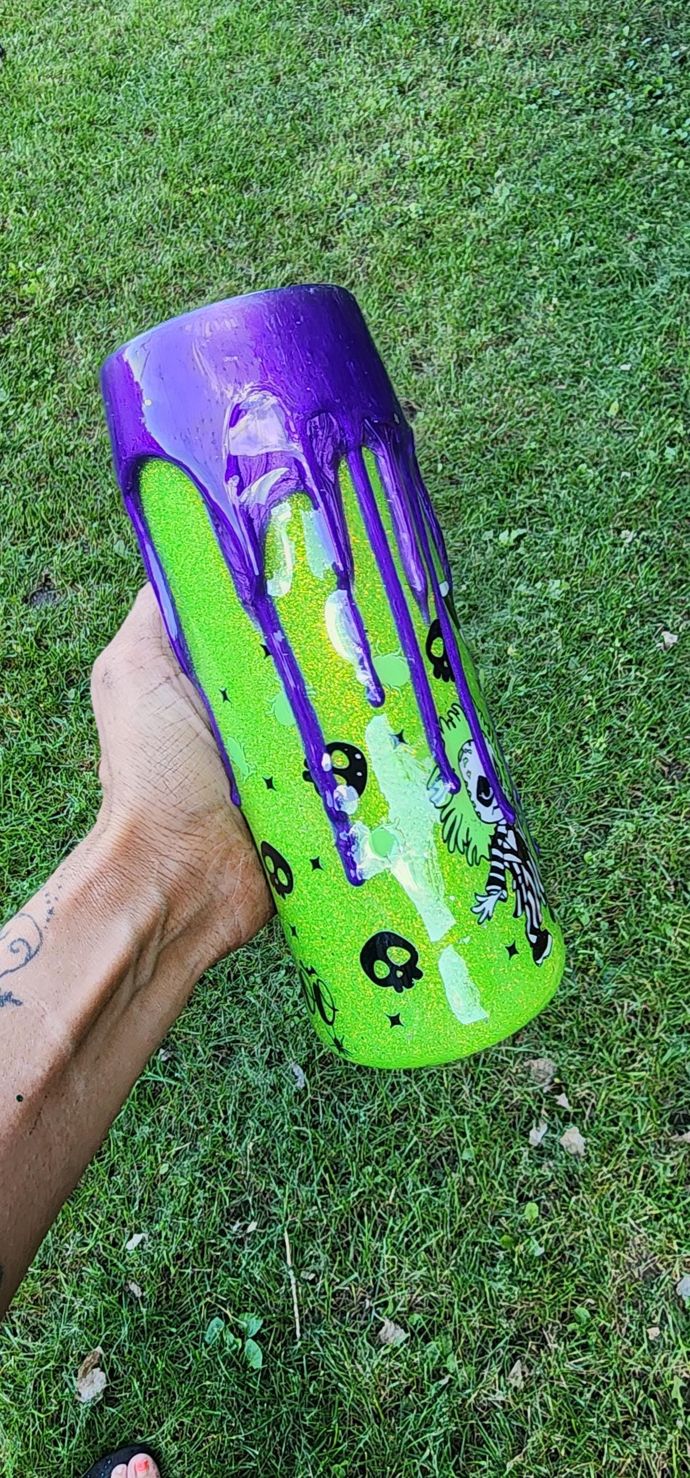 Beetlejuice Epoxy Drip Tumbler – Neon Green & Purple Creepy Cute Horror Cup | Handmade Halloween Drinkware and Spooky Movie Fan Gift
