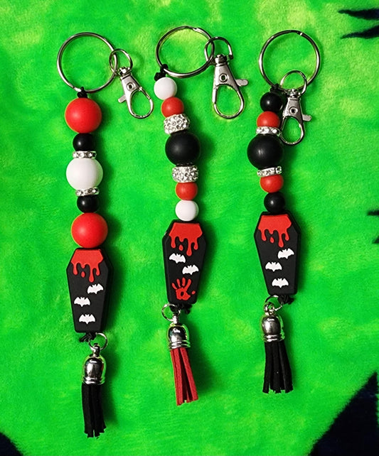 Coffin Cutie Keychain – Spooky Gothic Beaded Charm for Keys, Bags & Halloween Vibes