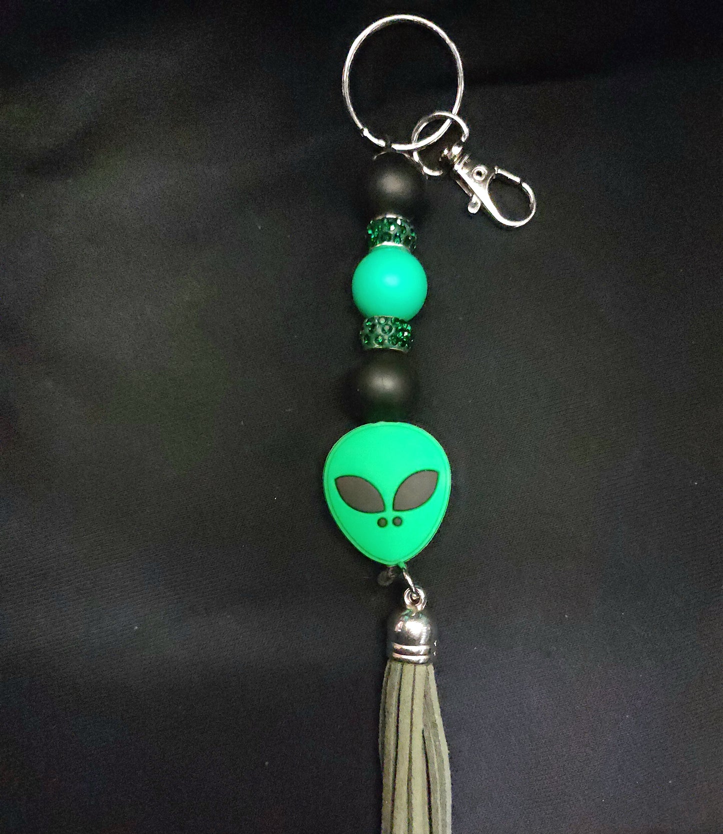 Outta This World – Green Alien Head Keychain with Green & Black Beads | Space Babe Vibes, UFO Cute Gift