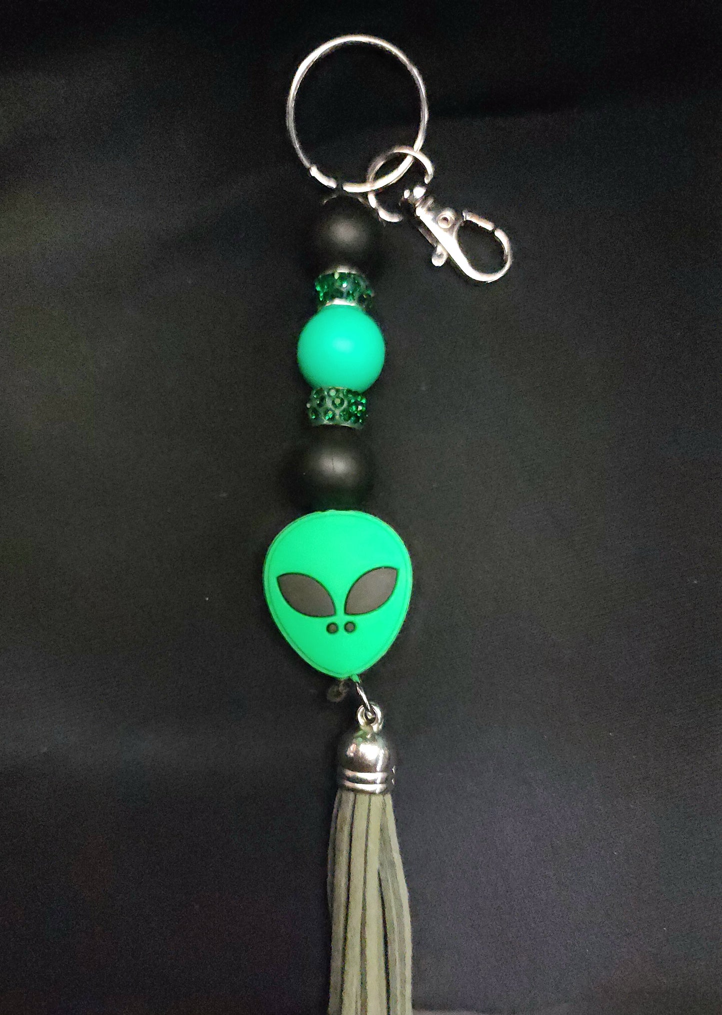 Outta This World – Green Alien Head Keychain with Green & Black Beads | Space Babe Vibes, UFO Cute Gift