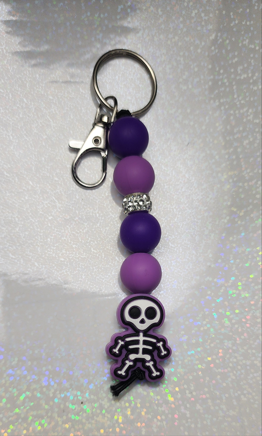 Cute AF Skull Keychain – Beaded Charm for Backpacks, Purses & Halloween Vibes