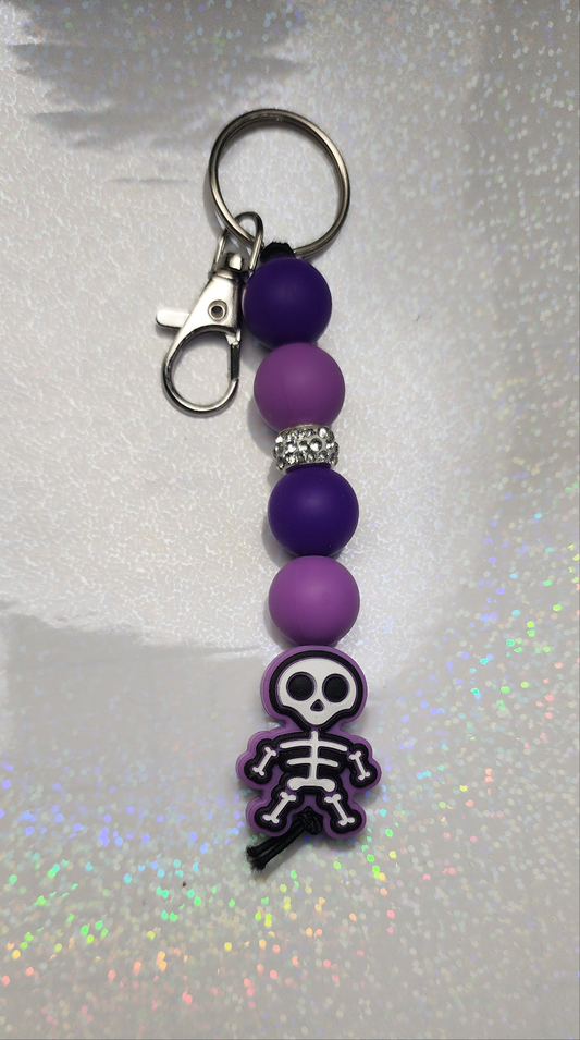Cute AF Skull Keychain – Beaded Charm for Backpacks, Purses & Halloween Vibes