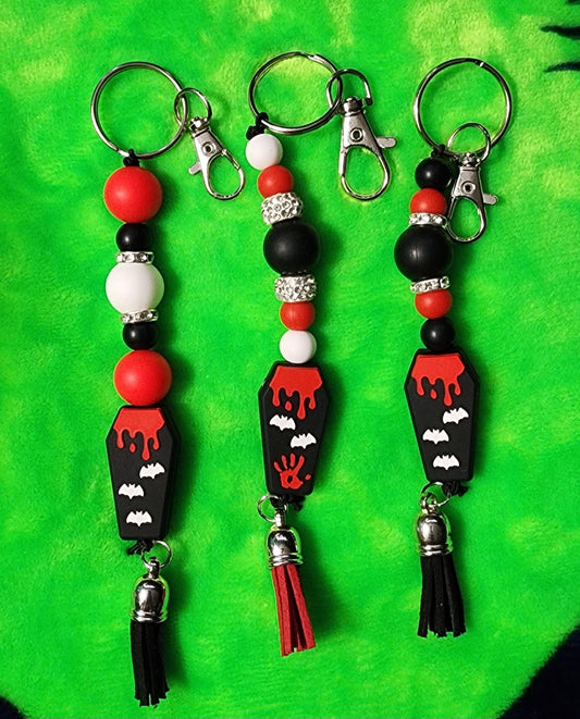 Coffin Cutie Keychain – Spooky Gothic Beaded Charm for Keys, Bags & Halloween Vibes
