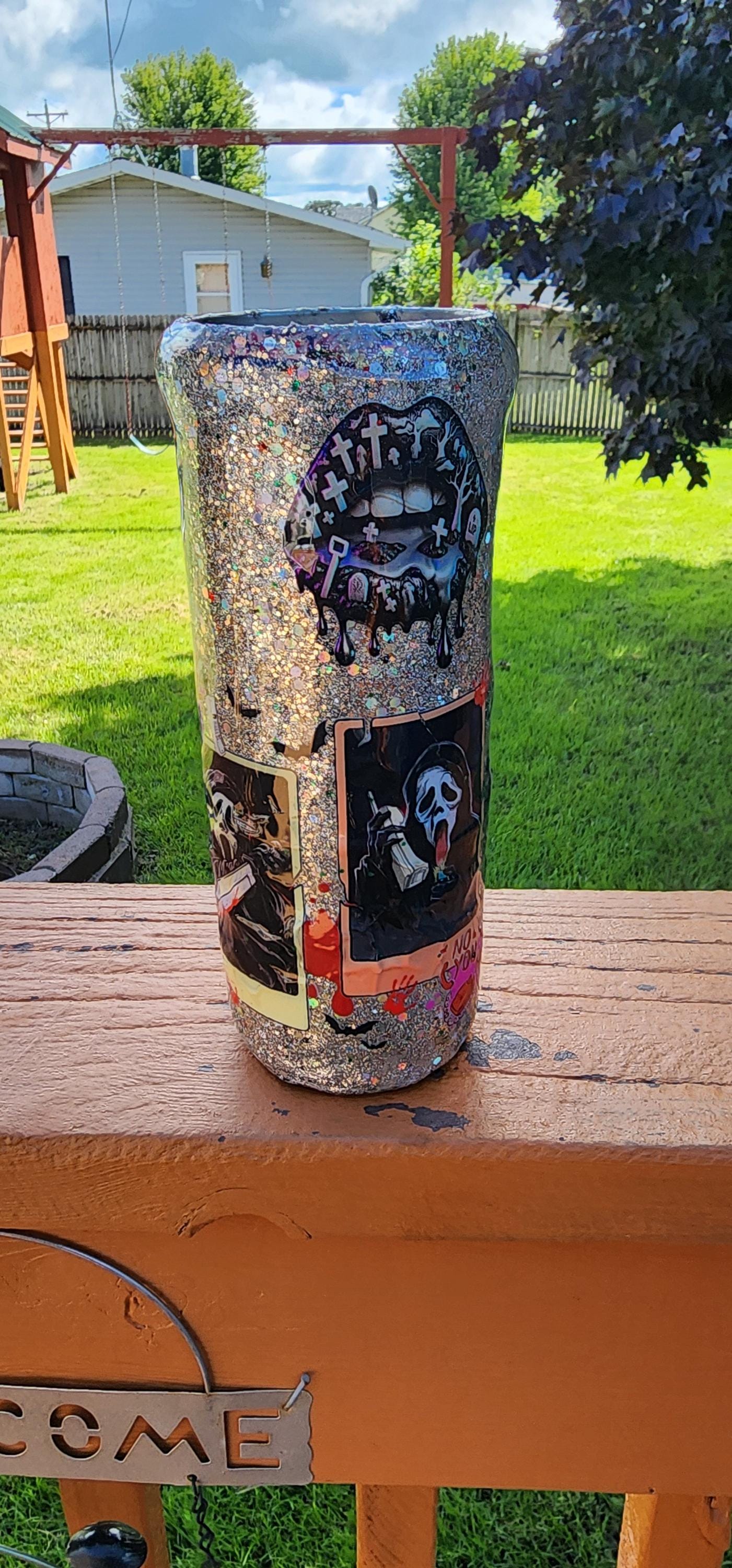 Scream-Inspired Ghost Face Epoxy Tumbler | Glitter Horror Cup for Spooky Vibes