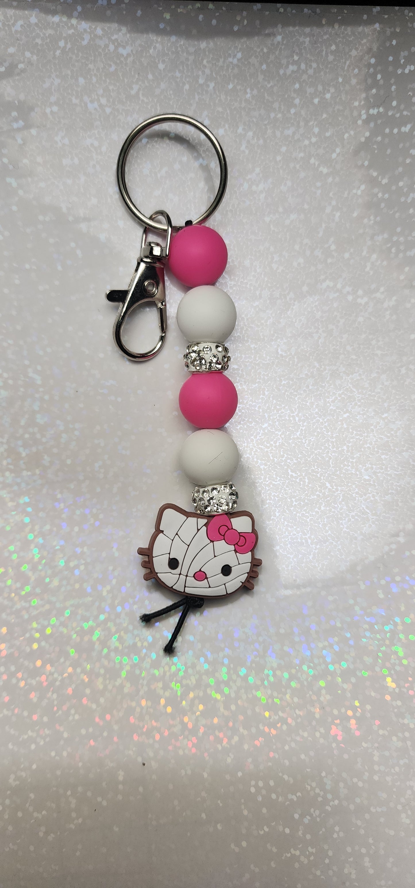 Handmade Hello Kitty Keychain – Pink Bow Beaded Charm | Cute Cat Keyring | Kawaii Bag Accessory for Hello Kitty Fans