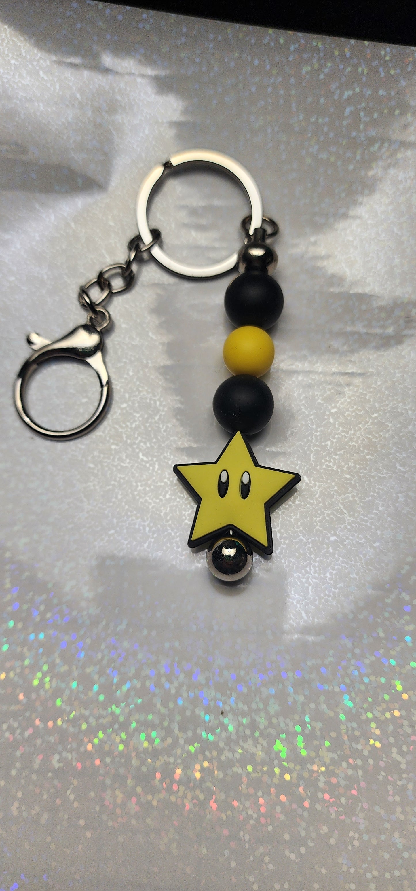 Handmade Mario Super Star Keychain – Beaded Charm, Gamer Accessory, Retro Video Game Gift