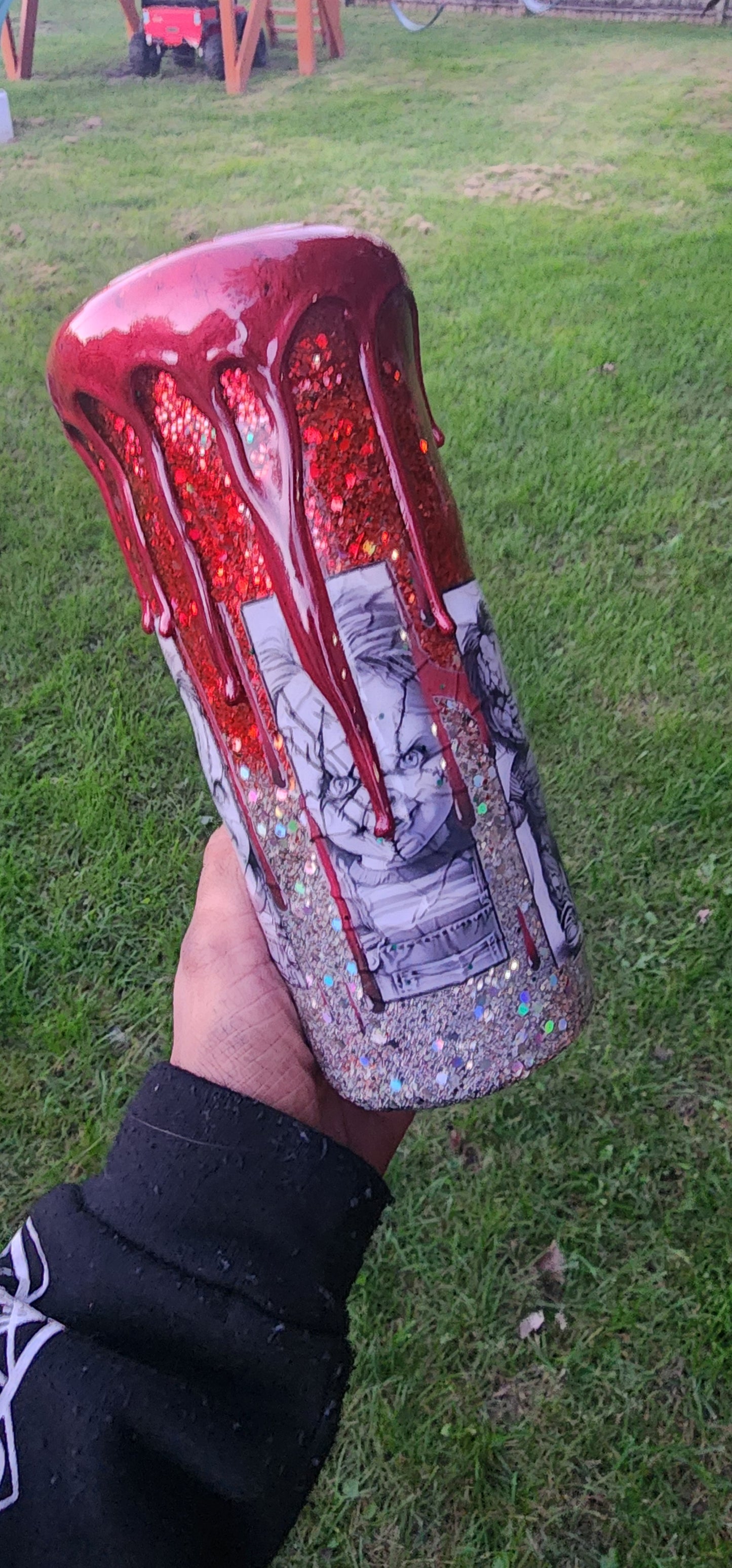Chucky Horror 20oz Epoxy Stainless Steel Drip Tumbler – Creepy Cute Horror Cup, Scary Movie Fan Gift, Halloween Bloody Horror Drinkware