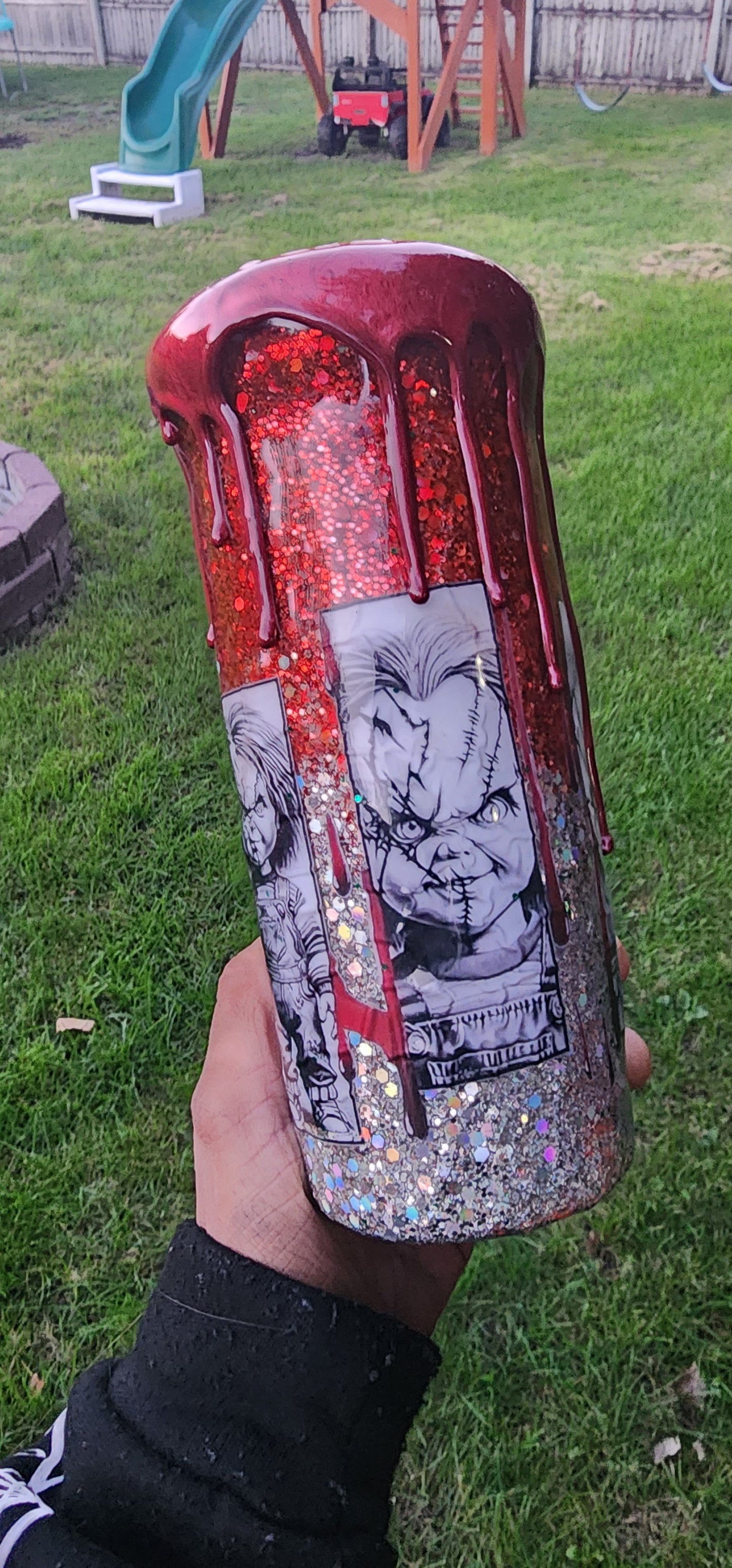 Chucky Horror 20oz Epoxy Stainless Steel Drip Tumbler – Creepy Cute Horror Cup, Scary Movie Fan Gift, Halloween Bloody Horror Drinkware